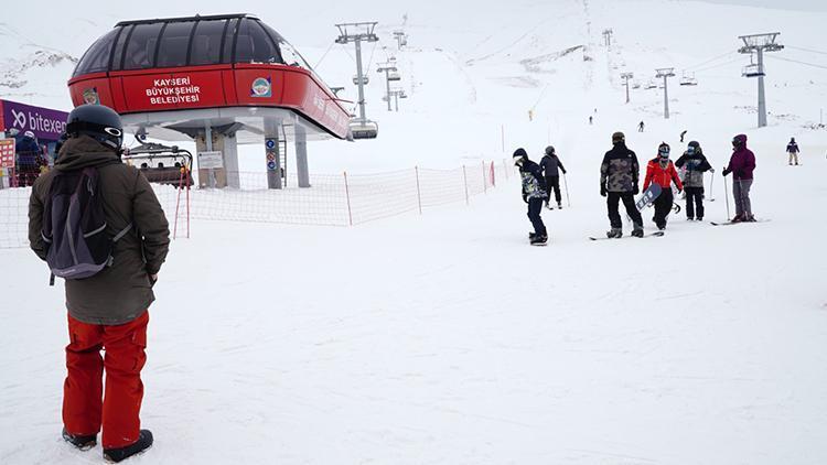 Erciyeste hayatını kaybeden BM çalışanı, pistin 700 metre dışına çıkmış