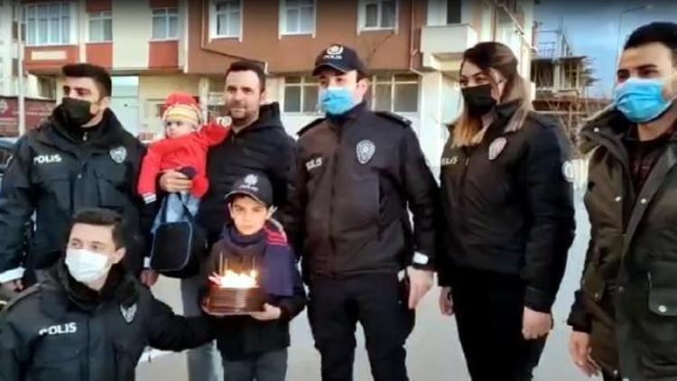 Alperene polisten doğum günü sürprizi