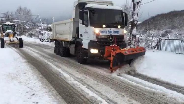 Sinopta 226 köy yolu kapandı Valilikten zorunlu olmadıkça sokağa çıkmayın uyarısı