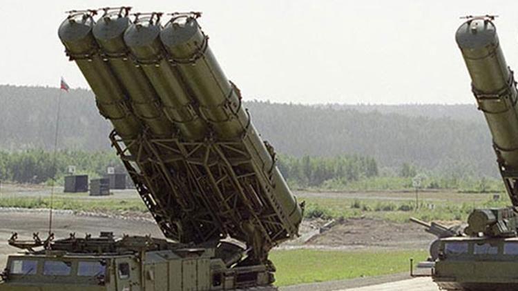 Rusya tatbikat için Belarusa S-400 hava savunma sistemleri gönderdi