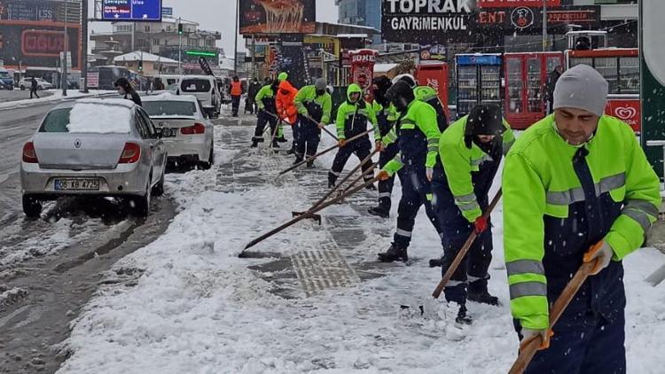 Ekiplerden kar mesaisi