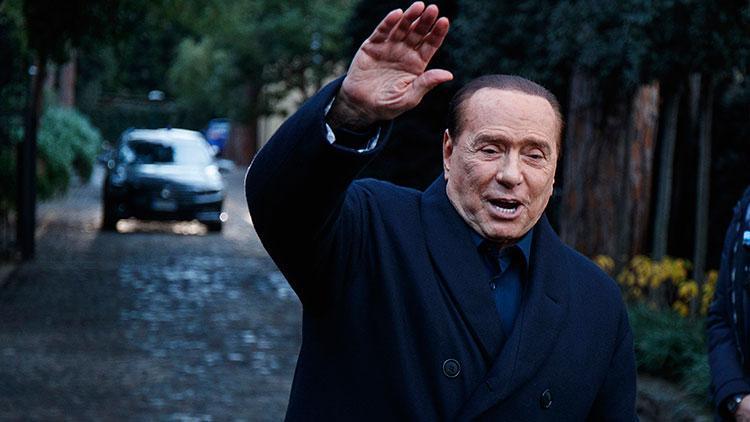İtalya’nın eski başbakanı Berlusconiden cumhurbaşkanlığı adaylığı açıklaması