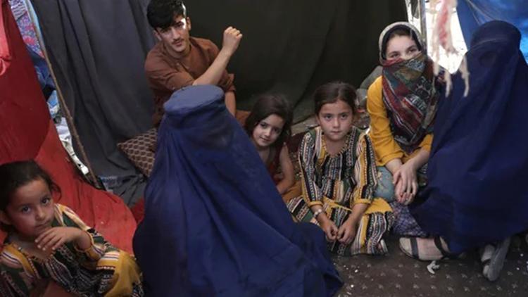 Talibandan kadınlar ve kız çocukları için yeni karar: Mart ayından itibaren okula dönebilirler