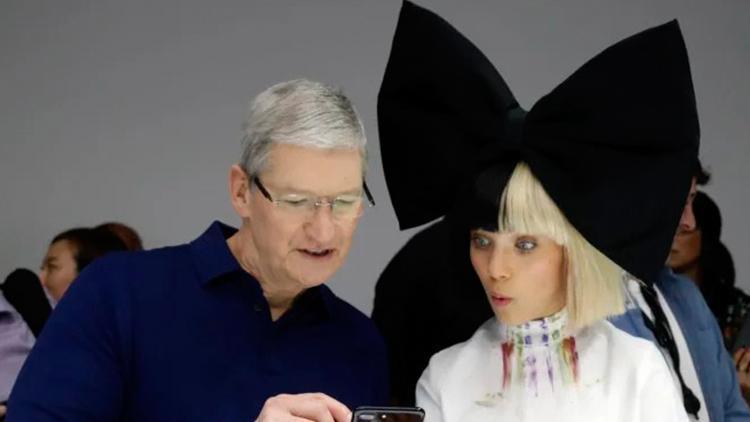 Apple CEOsu Tim Cooka stalker şoku Karısıyım deyip evine bile gitti