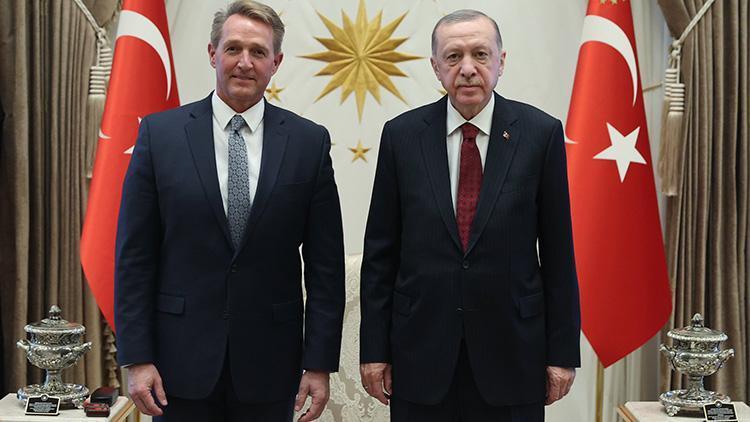 ABD Büyükelçisi Flaketen Cumhurbaşkanı Erdoğana güven mektubu