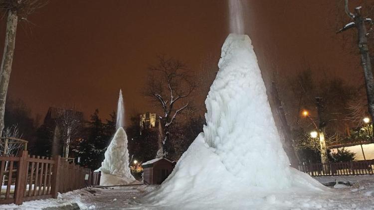 Kuğulu Park’ın buzu yükseliyor