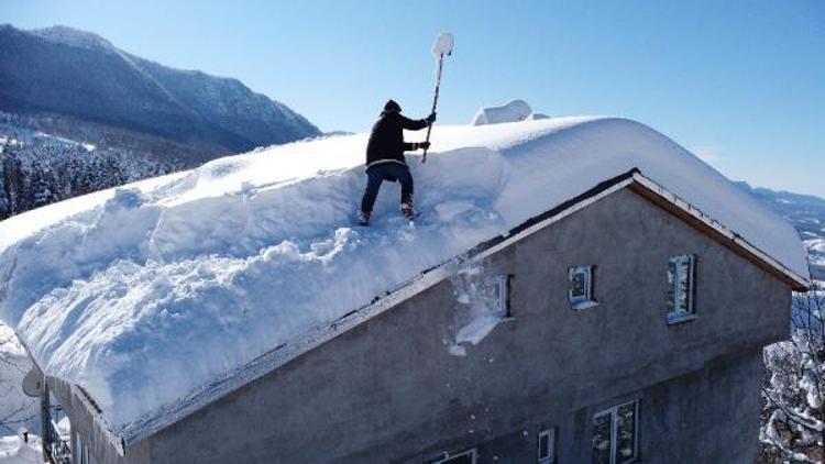 Bartının köyde kar kalınlığı 2,5 metre