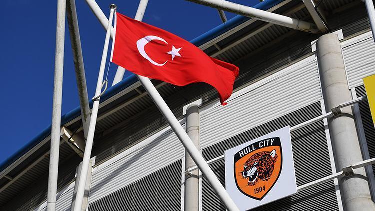 Acun Ilıcalının kulübü Hull Citynin stadına Türk bayrağı asıldı