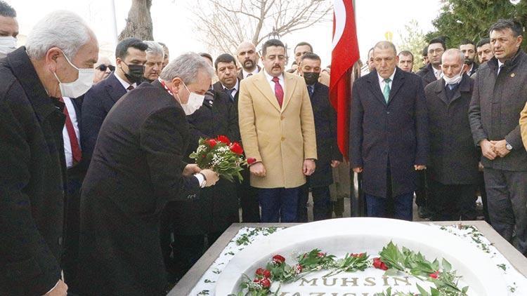 Destici’den Yazıcıoğlu’nun kabrine 29 gül