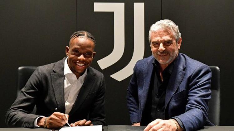 Juventus, Denis Zakariaya imzayı attırdı