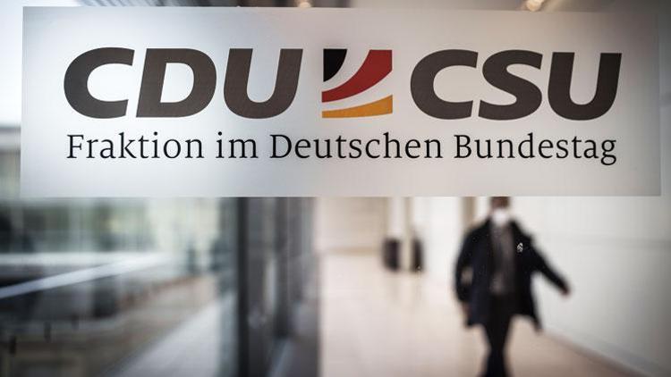 CDU/CSU aylar sonra öne geçti