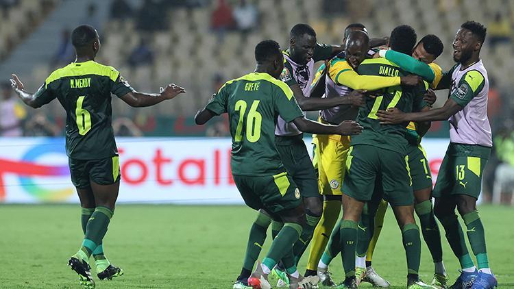 Senegal, Afrika Uluslar Kupasında finalde Burkina Faso 3 golle yıkıldı