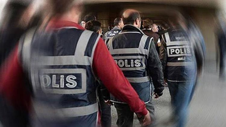 İzmirde ByLock operasyonu: 8 kişi tutuklandı