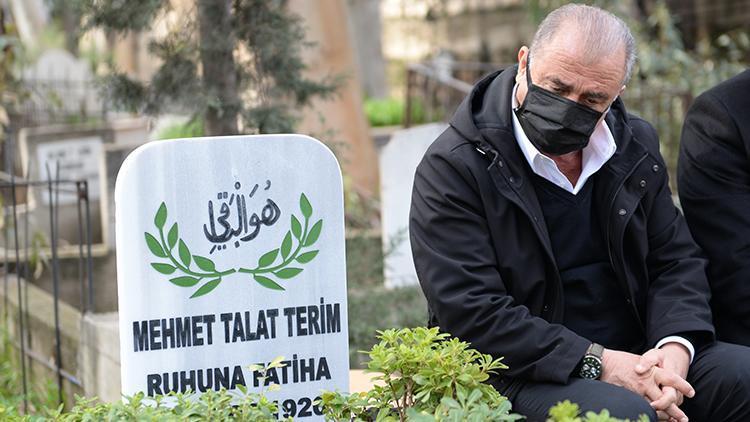 Fatih Terimin babası Talat Terim mezarı başında anıldı