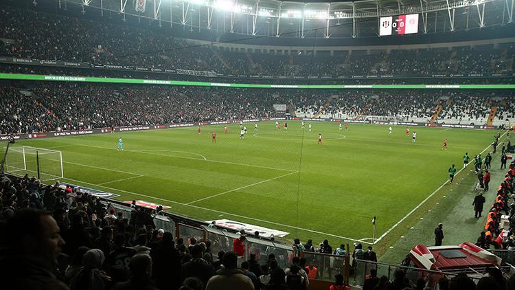 Beşiktaşta taraftarlardan yönetime tepki Yönetim uyuma...