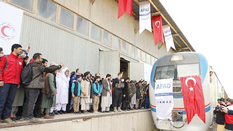 İyilik treni Afganistan’a vardı: Türkiye’den 750 ton yardım