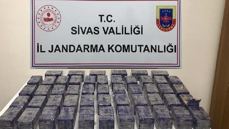 İran plakalı yolcu otobüsünde 50 kilo 800 gram eroin ele geçirildi