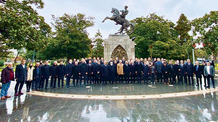 Bütün partiler birleşti: Atatürk ortak değerimiz