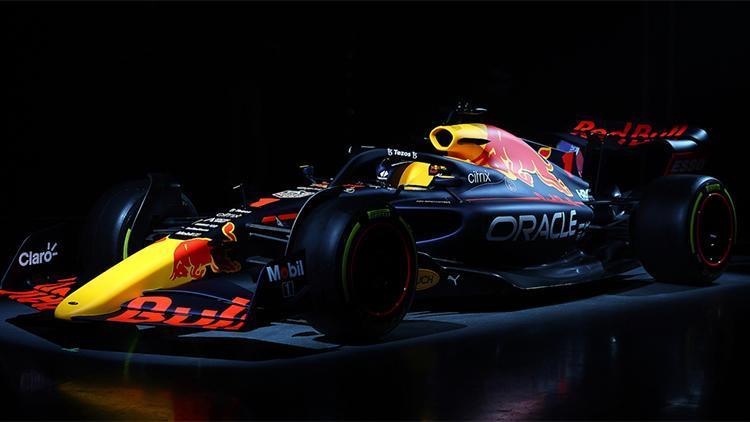 Oracle Red Bull Racing, yeni aracı RB18i tanıttı Max Verstappen ve Sergio Perezin ilk sözleri