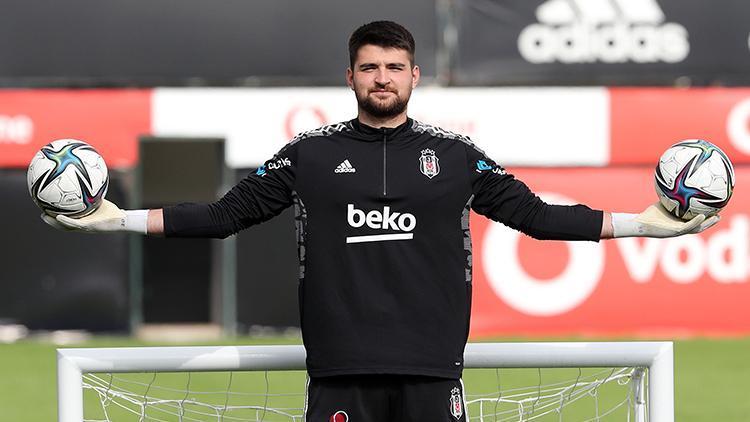 Beşiktaşlı kaleci Ersin Destanoğlu performansıyla ışıl ışıl parlıyor