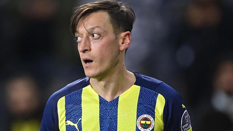 Mesut Özil, Fenerbahçede yokları oynuyor Arsenaldeki 3 yılını 1 yılda geçti...