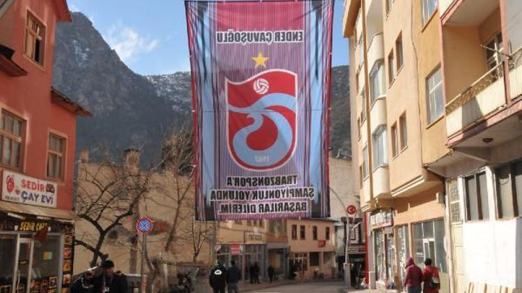 Gümüşhane’de Trabzonspor taraftarlarından kutlama hazırlığı