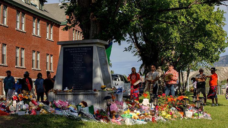 Kanadada 54 isimsiz mezar daha bulundu