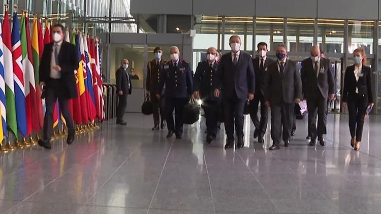 Bakan Akar, Brüksel’deki NATO Karargahı’nda