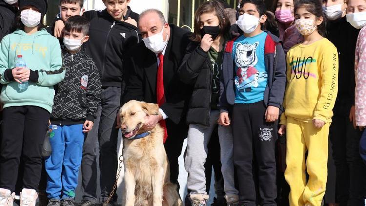 Max ve Duman öğrencilerin maskotu oldu