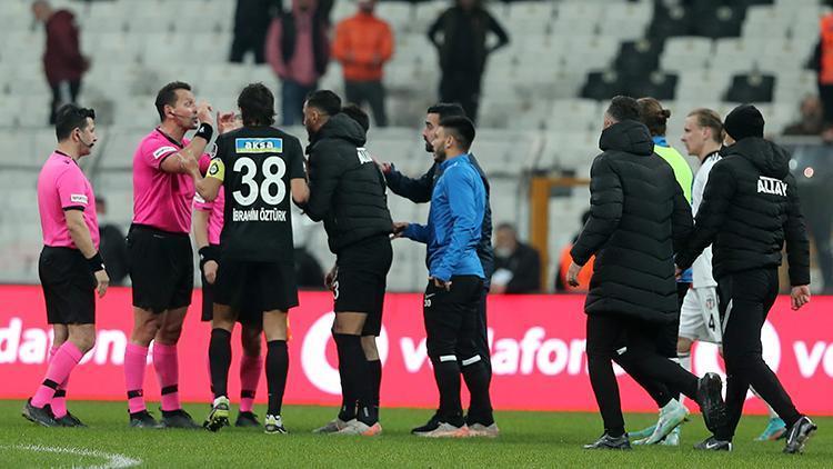 Beşiktaş - Altay maçı sonrası kırmızı kart çıktı