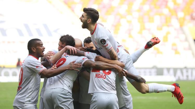 Antalyaspor deplasmanda 111 gün sonra kazandı