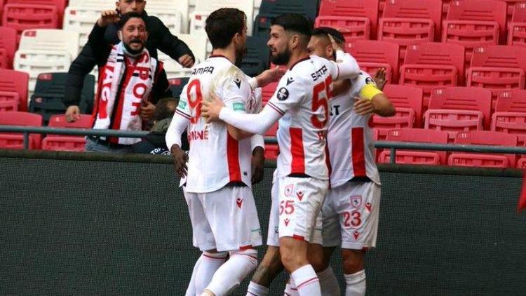 Samsunspor, Denizlispora gol oldu yağdı Yasin Öztekinden hat-trick...