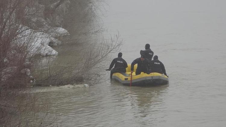 Karasu Nehri’ne düşmüştü... Yağmur için arama çalışması devam ediyor