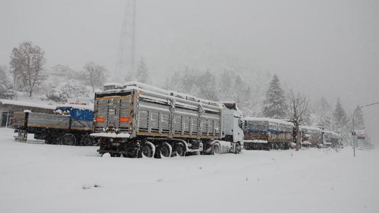 Antalya-Konya yolu TIR geçişine kapatıldı