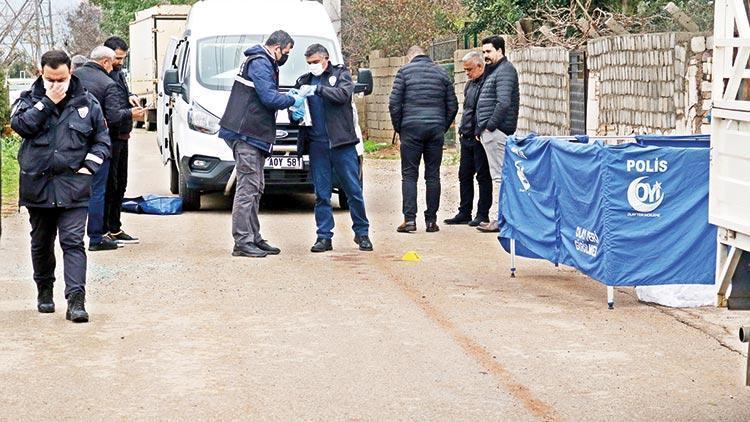 ‘Hırsızlık yapmayın’ diye uyarılan baba-oğul dehşet saçtı