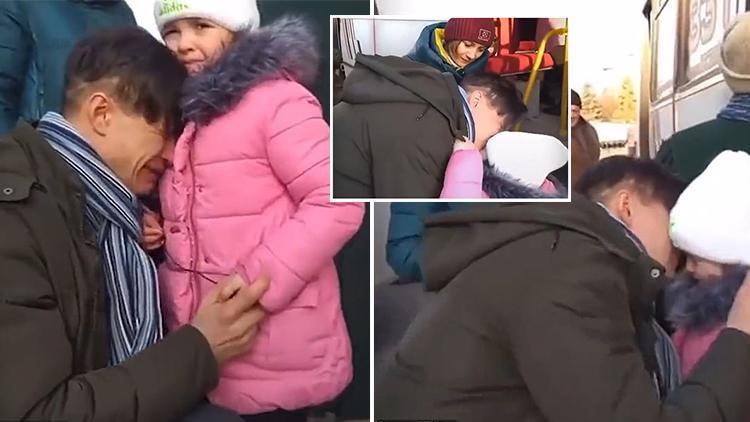 Ukraynadan yürek burkan görüntü: Baba ile kızı böyle vedalaştı