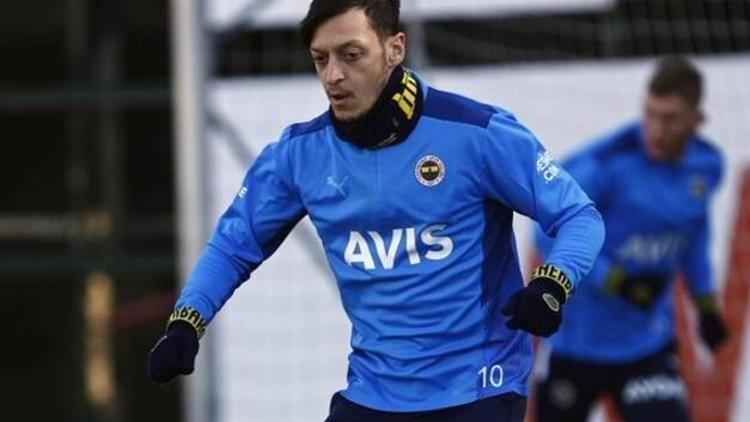 Fenerbahçede Mesut Özil belirsizliği Bu akşam...