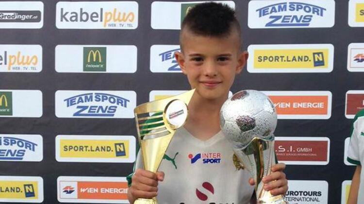15 yaşındaki harika çocuk İsak Vural Fenerbahçeye transfer oldu Barcelona ve Benficadan İstanbula...