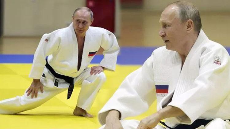 Vladimir Putinin tekvando siyah kuşağı iptal edildi