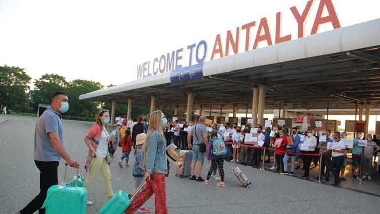 Antalya’ya hava yolu ile gelen turist sayısı yüzde 211 arttı