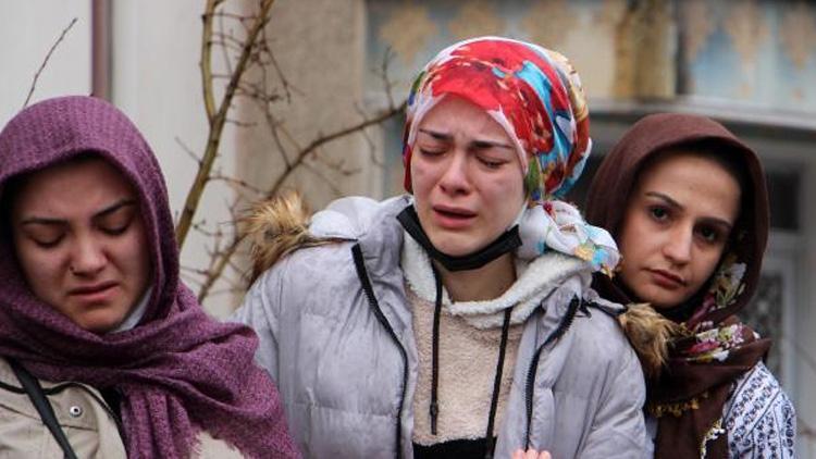 Gözyaşları sel oldu... 6 aylık hamileyken öldürülen Raziye son yolculuğuna uğurlandı