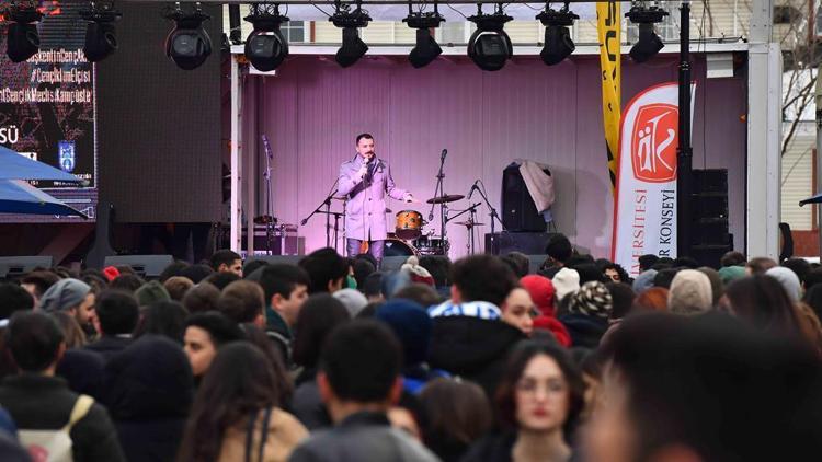 Hacettepe’de Bir Gençlik Vakası