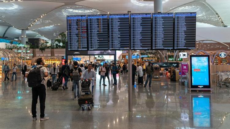 Havalimanlarında yolcu sayısı 9 milyonu aştı
