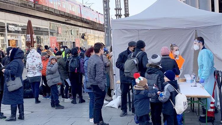 Breslauer Meydanı’na çadırlar kuruldu