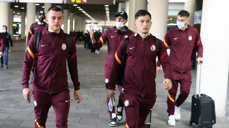 Son dakika: Galatasaray Barselonadan İstanbula dönemedi Rota İzmir...