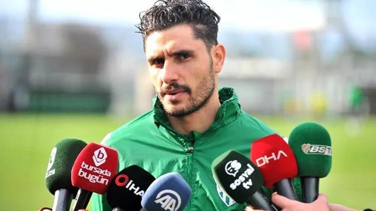 Son dakika: Özer Hurmacı futbolu bıraktığını açıkladı