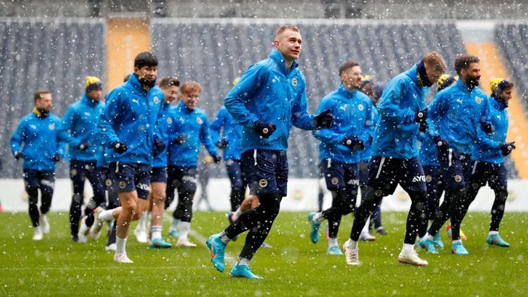 Fenerbahçe, Alanyaspor hazırlıklarını Ülker Stadyumunda tamamladı