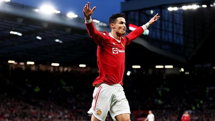 Cristiano Ronaldo hat-trick yaptı, Manchester United kazandı Tottenham 3 golle yıkıldı