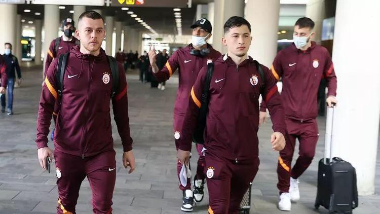 Son dakika: Galatasaray İzmirden İstanbula döndü