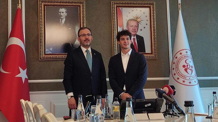 Gençlik ve Spor Bakanı Mehmet Muharrem Kasapoğlu Cem Bölükbaşını kabul etti